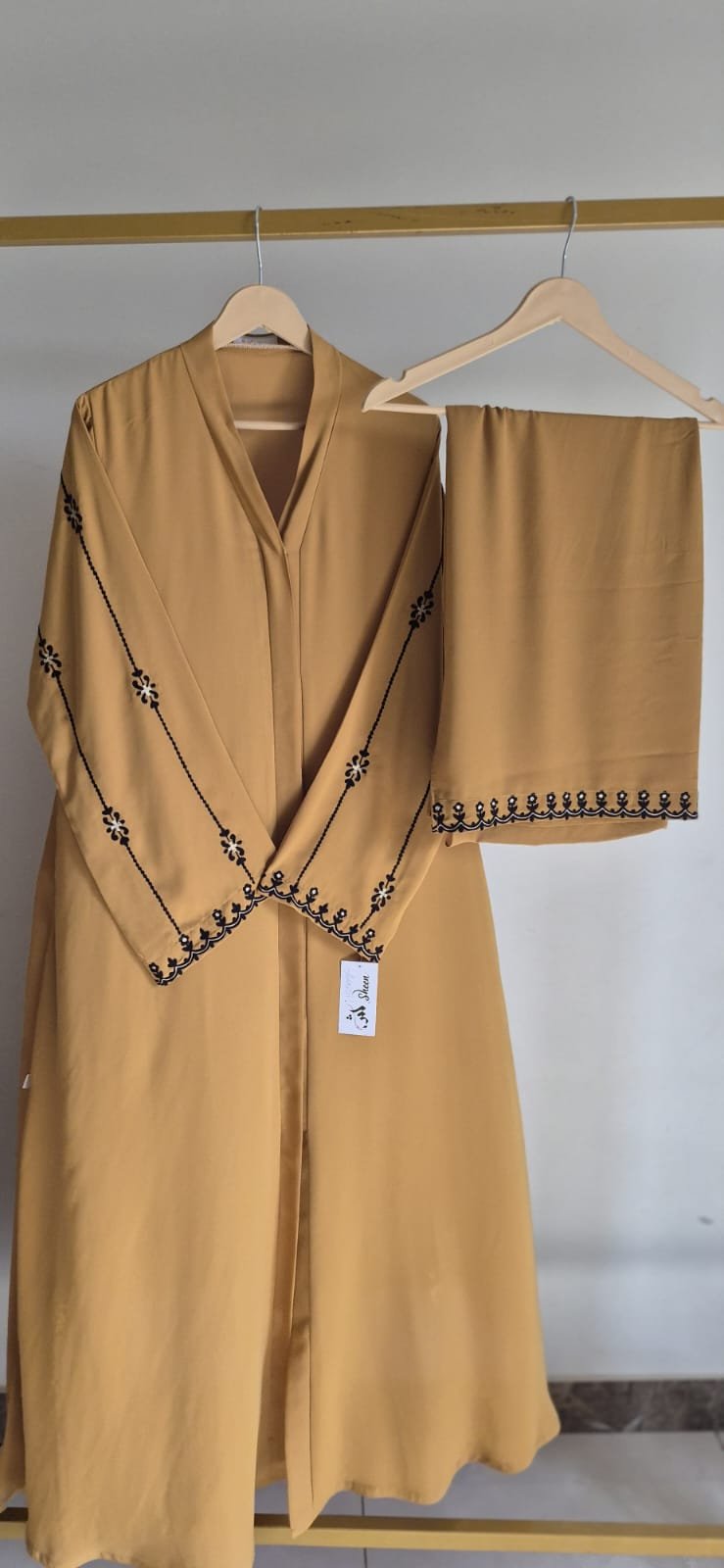 e8cf3448-0a06-463d-95cb-383acb1c5ac8 Minimalist Sleeve Embroidery Abaya Set - Image 1